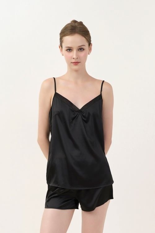  BSS05S5S12-BỘ  SHORT SATIN  VỚI THIẾT KẾ 2 DÂY QUYẾN RŨ, ĐIỂM NHẤN REN NỔI BẬT MANG LẠI CẢM GIÁC MỀM MẠI VÀ THOÁNG MÁT. 