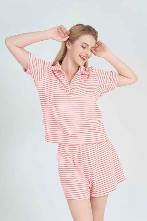  BST02S5T03-BỘ SHORT THUN VỚI THIẾT KẾ CỔ BẺ MANG PHONG CÁCH NĂNG ĐỘNG, TRẺ TRUNG  VÀ THOẢI MÁI . 