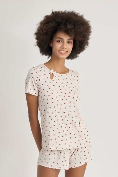  BST049W01-BỘ SHORT THUN VỚI THIẾT KẾ CỔ TRÒN ĐÍNH NƠ TẠO ĐIỂM NHẤN NỮ TÍNH VÀ TRẺ TRUNG PHÙ HỢP CHO NHỮNG NGÀY HÈ 