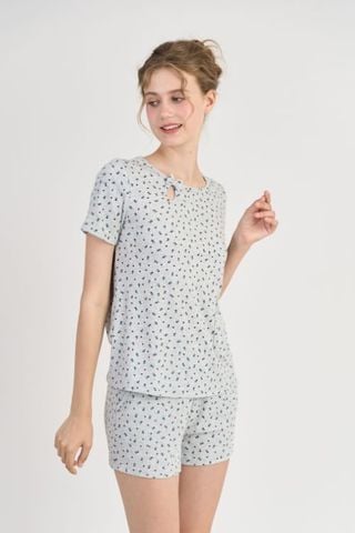  BST049W02-BỘ SHORT THUN VỚI THIẾT KẾ CỔ TRÒN ĐÍNH NƠ TẠO ĐIỂM NHẤN NỮ TÍNH VÀ TRẺ TRUNG PHÙ HỢP CHO NHỮNG NGÀY HÈ 