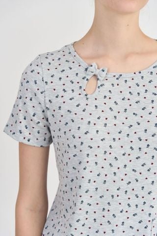 BST049W02-BỘ SHORT THUN VỚI THIẾT KẾ CỔ TRÒN ĐÍNH NƠ TẠO ĐIỂM NHẤN NỮ TÍNH VÀ TRẺ TRUNG PHÙ HỢP CHO NHỮNG NGÀY HÈ 