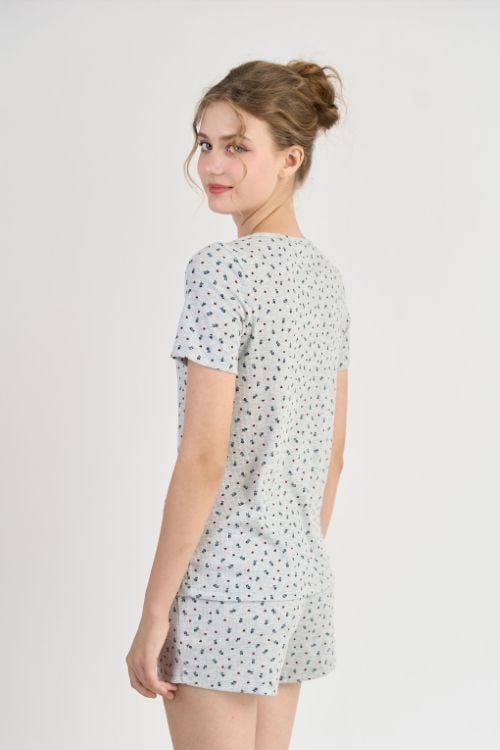  BST049W02-BỘ SHORT THUN VỚI THIẾT KẾ CỔ TRÒN ĐÍNH NƠ TẠO ĐIỂM NHẤN NỮ TÍNH VÀ TRẺ TRUNG PHÙ HỢP CHO NHỮNG NGÀY HÈ 