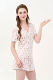  BST05W5T01-BỘ SHORT THUN VỚI THIẾT KẾ CỔ TIM PHỐI REN NỔI BẬT MANG  PHONG CÁCH TRẺ TRUNG VÀ THOÁNG MÁT. 