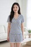  BST05W5T04-BỘ SHORT THUN VỚI THIẾT KẾ CỔ TIM PHỐI REN NỔI BẬT MANG  PHONG CÁCH TRẺ TRUNG VÀ THOÁNG MÁT. 