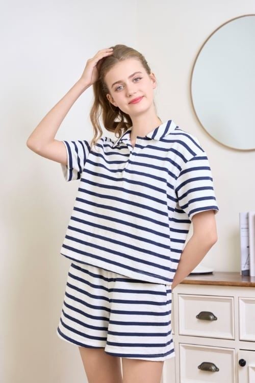  BST07W5T03-BỘ SHORT THUN VỚI THIẾT KẾ CỔ CỔ BẺ MANG PHONG CÁCH TRẺ TRUNG VÀ TẠO CẢM GIÁC THOẢI MÁI 