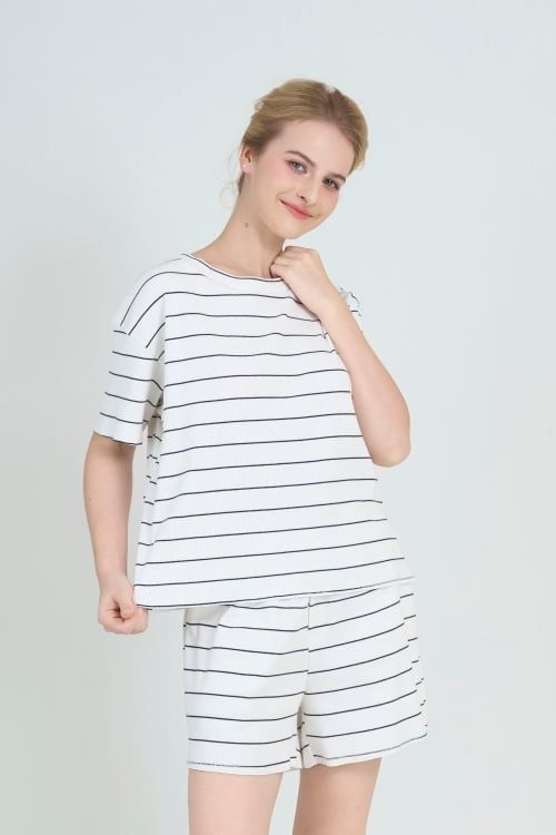  BST12W5T01-BỘ SHORT THUN  VỚI THIẾT KẾ CỔ TRÒN ĐƠN GIẢN MANG LẠI SỰ TRẺ TRUNG, NĂNG ĐỘNG VÀ THOẢI MÁI KHI MẶC 