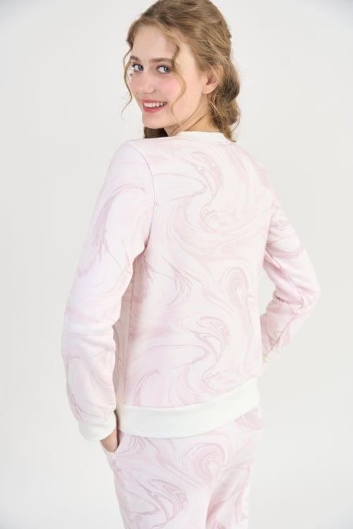  BTD02S5T06-BỘ THUN DÀI VỚI THIẾT KẾ CỔ TIM MANG ĐẾN SỰ TRẺ TRUNG VÀ ẤM ÁP, LÀ LỰA CHỌN LÝ TƯỞNG CHO MÙA THU ĐÔNG 