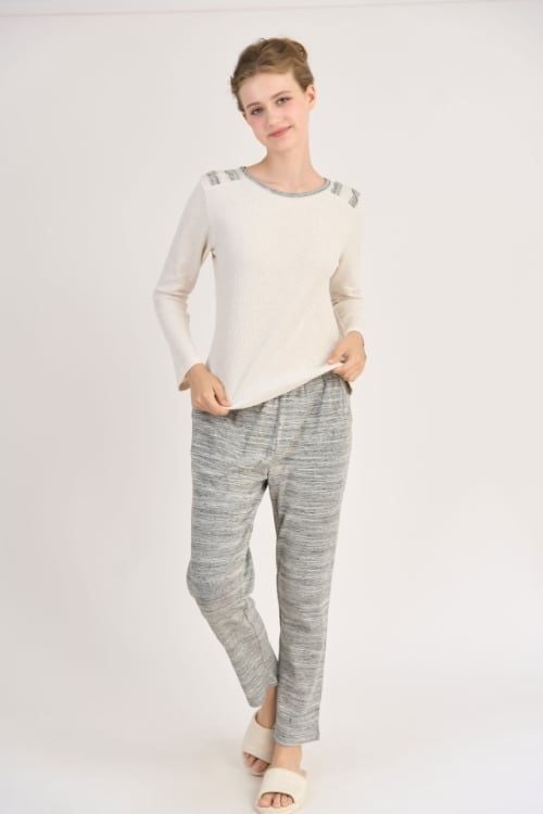  BTD03S5T09-BỘ THUN DÀI VỚI THIẾT KẾ CỔ TRÒN ĐƠN GIẢN NHƯNG TINH TẾ MANG LẠI CẢM GIÁC THOẢI MÁI KHI MẶC 