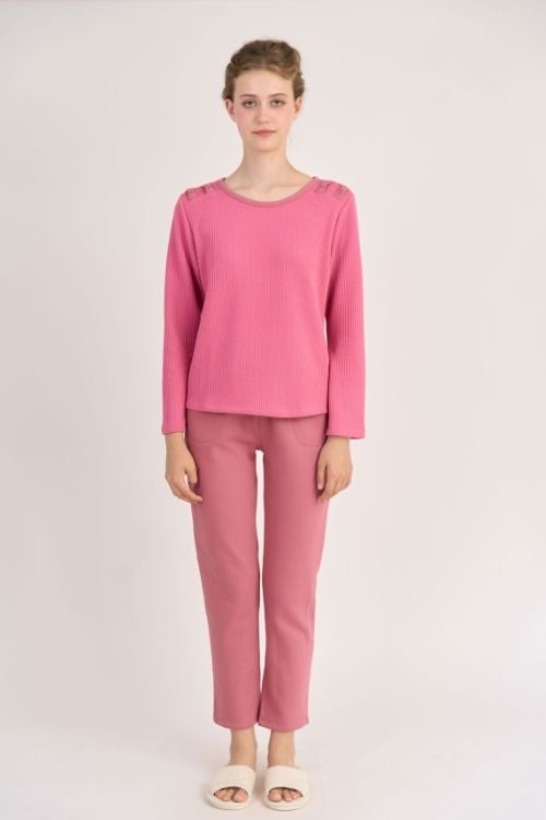  BTD03S5T10-BỘ THUN DÀI VỚI THIẾT KẾ CỔ TRÒN ĐƠN GIẢN NHƯNG TINH TẾ MANG LẠI CẢM GIÁC THOẢI MÁI KHI MẶC 