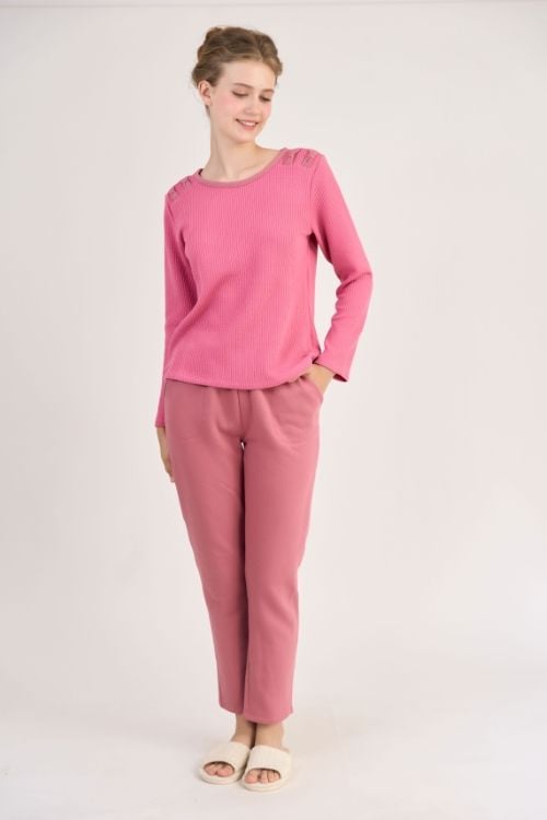  BTD03S5T10-BỘ THUN DÀI VỚI THIẾT KẾ CỔ TRÒN ĐƠN GIẢN NHƯNG TINH TẾ MANG LẠI CẢM GIÁC THOẢI MÁI KHI MẶC 