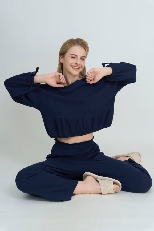  BTD03W5T03-BỘ THUN DÀI VỚI THIẾT KẾ CỔ TRÒN TAY PHỒNG NHẸ MANG LẠI CẢM GIÁC THANH LỊCH, NHÃ NHẶN VÀ THOẢI MÁI 