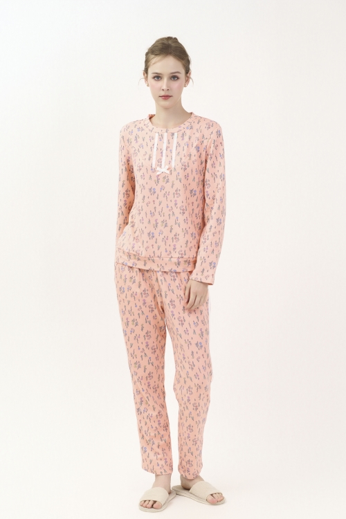 BTD04S5T15-BỘ THUN DÀI VỚI THIẾT KẾ CỔ TRÒN TRANG TRÍ DÂY RUY BĂNG NỔI BẬT MANG LẠI NÉT TRẺ TRUNG VÀ CẢM GIÁC ẤM ÁP, DỄ CHỊU KHI MẶC