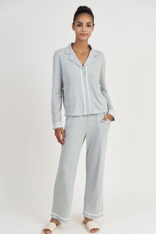  BTD06S5T04-BỘ THUN DÀI  VỚI THIẾT KẾ CỔ PIJAMA CÓ PHỐI VIỀN XINH XẮN TẠO CẢM GIÁC THOẢI MÁI KHI MẶC. 