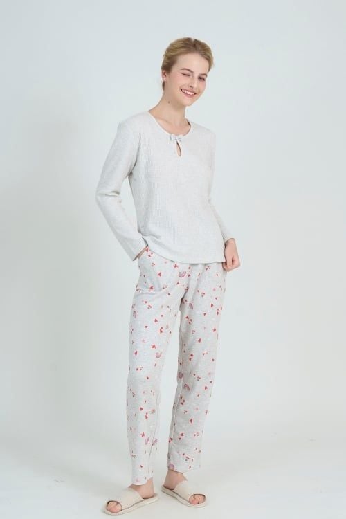  BTD06W5T02-BỘ THUN DÀI VỚI THIẾT KẾ CỔ TRÒN ĐƠN GIẢN NHƯNG TINH TẾ MANG LẠI CẢM GIÁC THOẢI MÁI KHI MẶC 