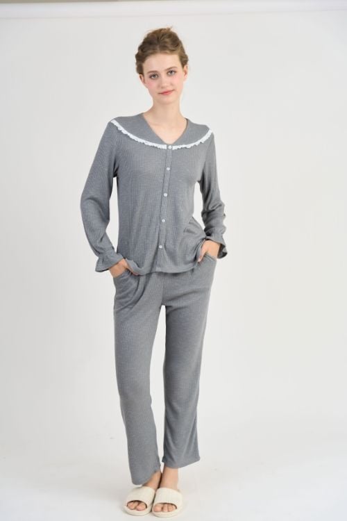  BTD07S5T14-BỘ THUN DÀI VỚI THIẾT KẾ CỔ TIM ĐIỂM NHẤN REN NỔI BẬT MANG PHONG CÁCH NHẸ NHÀNG  VÀ THOẢI MÁI 