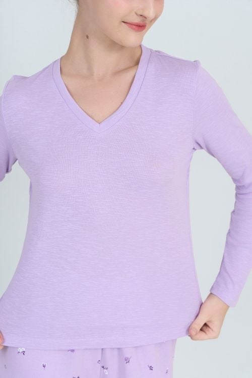  BTD07W5T01-BỘ THUN DÀI VỚI THIẾT KẾ CỔ TIM  MANG PHONG CÁCH NHẸ NHÀNG, THOẢI MÁI CHO MÙA HÈ VÀ THU 