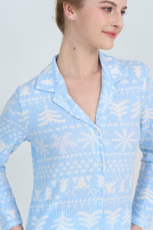  BTD08S5T12-BỘ THUN DÀI VỚI THIẾT KẾ PIJAMA TỪ CHẤT LIỆU  CO GIÃN, MỀM MẠI CÙNG VỚI HỌA TIẾT NOEL NHẸ NHÀNG, DỄ THƯƠNG  RẤT PHÙ HỢP CHO NHỮNG NGÀY SE LẠNH 