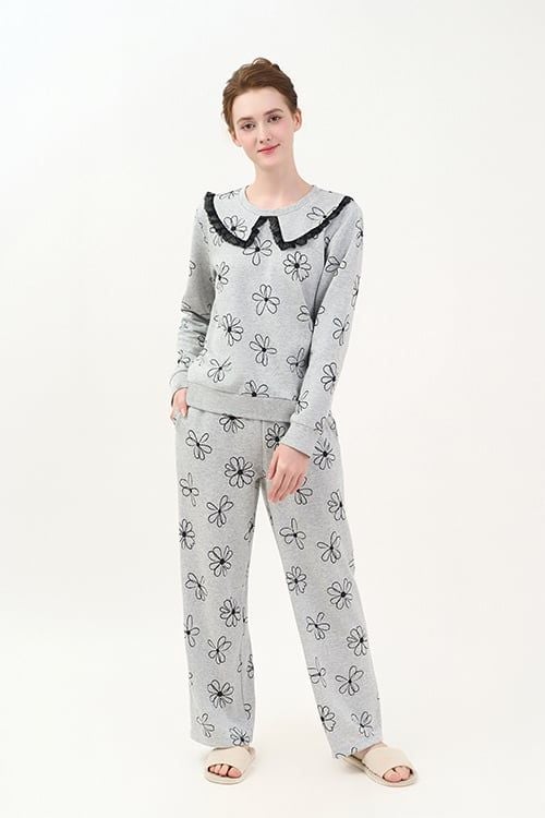  BTD11W5T01-BỘ THUN DÀI VỚI THIẾT KẾ CỔ TRÒN PHỐI REN NỔI BẬT TẠO SỰ THANH LỊCH VÀ MANG LẠI CẢM GIÁC ẤM ÁP CHO MÙA ĐÔNG 