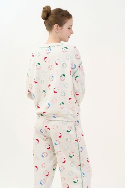  BTD14W5T01-BỘ THUN DÀI VỚI THIẾT KẾ CỔ TRÒN MANG ĐẾN SỰ TRẺ TRUNG VÀ ẤM ÁP, LÀ LỰA CHỌN LÝ TƯỞNG CHO MÙA THU ĐÔNG 