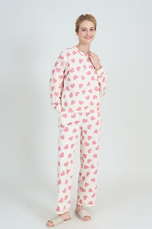  BTD14W5T02-BỘ THUN DÀI VỚI THIẾT KẾ CỔ TRÒN MANG ĐẾN SỰ TRẺ TRUNG VÀ ẤM ÁP, LÀ LỰA CHỌN LÝ TƯỞNG CHO MÙA THU ĐÔNG 