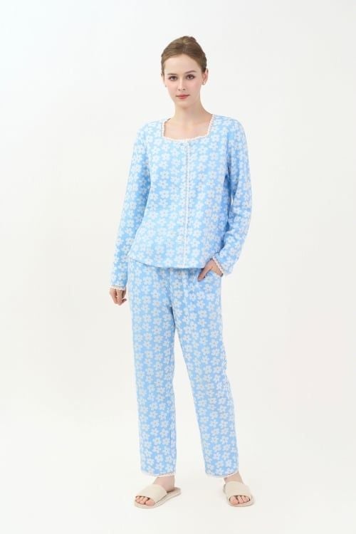  BTD15W5T01-BỘ THUN DÀI VỚI THIẾT KẾ CỔ VUÔNG ĐIỂM NHẤN REN CỔ NỔI BẬT TẠO MANG PHONG CÁCH NHẸ NHÀNG , THANH LỊCH TẠO CẢM GIÁC THOẢI MÁI KHI MẶC 