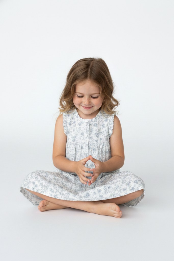  KDK01W5K04-ĐẦM KATE BÉ GÁI VỚI THIẾT KẾ CỔ TRÒN ĐIỂM NHẤN BÈO  DỊU DÀNG VÀ ĐÁNG YÊU MANG LẠI CẢM GIÁC THOẢI MÁI KHI MẶC 