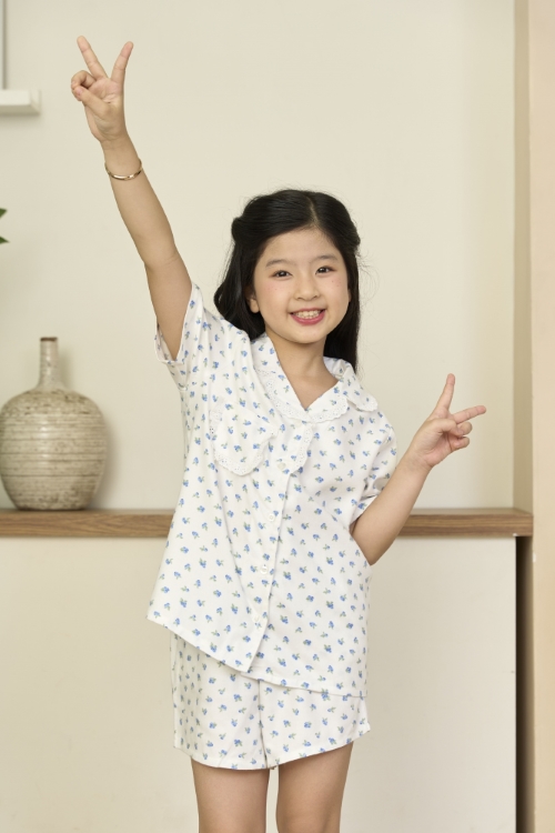 KSK01W5K03-BỘ SHORT KATE VỚI THIẾT KẾ PIJAMA ĐIỂM NHẤN REN NỔI BẬT TẠO SỰ XINH XẮN VÀ ĐÁNG YÊU CHO BÉ.