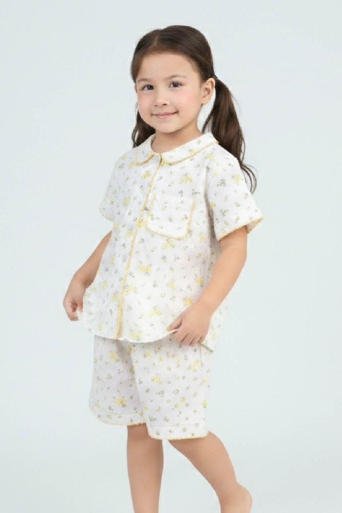  KSK03W5K20-BỘ SHORT KATE VỚI THIẾT KẾ CỔ LÁ SEN CÙNG HỌA TIẾT XINH XẮN, ĐÁNG YÊU DÀNH CHO BÉ 