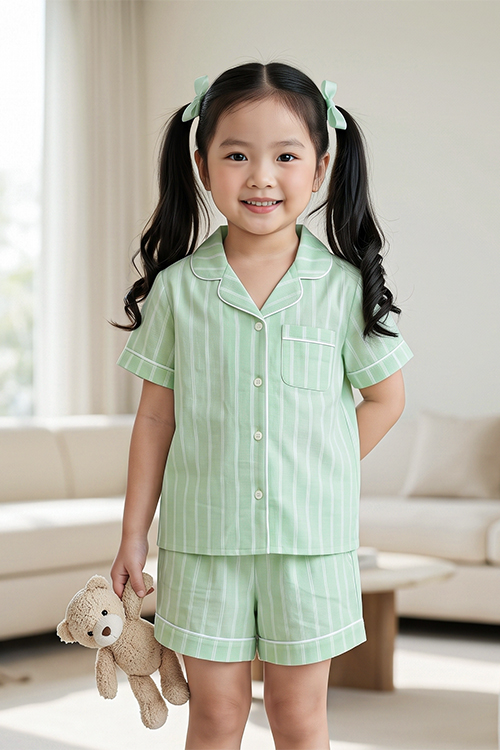 KSK04W5K17-BỘ SHORT KATE VỚI THIẾT KẾ CỔ PIJAMA GIẢN DỊ MANG LẠI SỰ NĂNG ĐỘNG VÀ THOẢI MÁI CHO BÉ YÊU