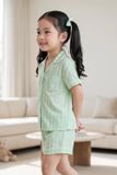  KSK04W5K17-BỘ SHORT KATE VỚI THIẾT KẾ CỔ PIJAMA GIẢN DỊ MANG LẠI SỰ NĂNG ĐỘNG VÀ THOẢI MÁI CHO BÉ YÊU 