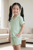  KSK04W5K17-BỘ SHORT KATE VỚI THIẾT KẾ CỔ PIJAMA GIẢN DỊ MANG LẠI SỰ NĂNG ĐỘNG VÀ THOẢI MÁI CHO BÉ YÊU 