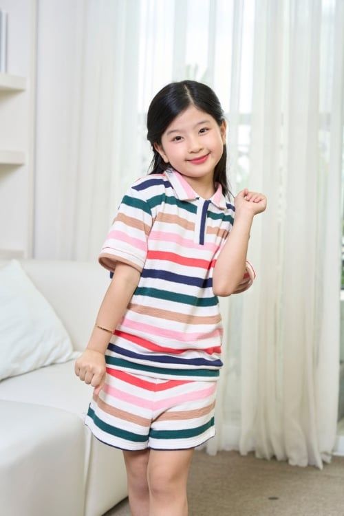  KST01S5T01- BỘ SHORT THUN  VỚI THIẾT KẾ CỔ BẺ MANG PHONG CÁCH NĂNG ĐỘNG ,DỄ THƯƠNG TẠO CẢM GIÁC THOẢI MÁI CHO BÉ KHI MẶC 