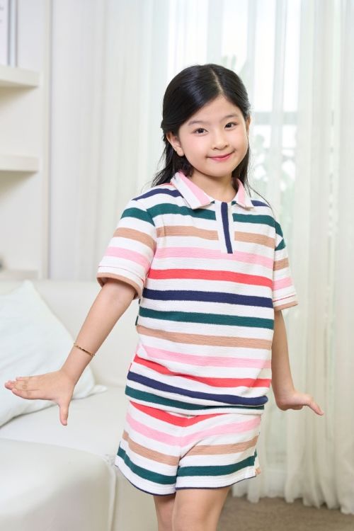  KST01S5T01- BỘ SHORT THUN  VỚI THIẾT KẾ CỔ BẺ MANG PHONG CÁCH NĂNG ĐỘNG ,DỄ THƯƠNG TẠO CẢM GIÁC THOẢI MÁI CHO BÉ KHI MẶC 