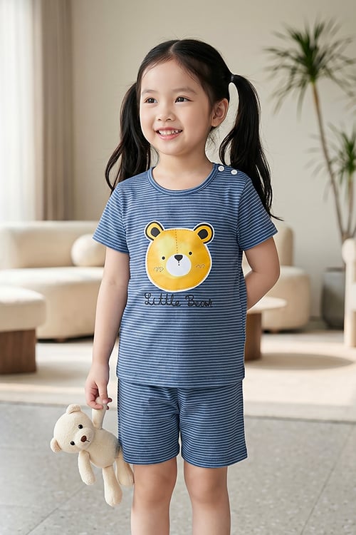 KST01S6T03-BỘ SHORT THUN VỚI THIẾT KẾ CỔ TRÒN IN HÌNH NGỘ NGHĨNH ĐÁNG YÊU  MANG LẠI SỰ  NĂNG ĐỘNG THOẢI MÁI CHO BÉ .