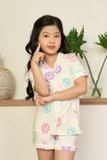  KST01W5T02-BỘ SHORT THUN VỚI THIẾT KẾ CỔ PIJAMA ĐIỂM NHẤN VIỀN NỔI BẬT MANG LẠI SỰ XINH XẮN VÀ NĂNG ĐỘNG CHO BÉ. 