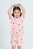  KST01W5T03-BỘ SHORT THUN VỚI THIẾT KẾ CỔ PIJAMA ĐIỂM NHẤN VIỀN NỔI BẬT MANG LẠI SỰ XINH XẮN VÀ NĂNG ĐỘNG CHO BÉ. 