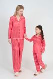  KTD01W5T03-BỘ THUN DÀI VỚI THIẾT KẾ PIJAMA TỪ CHẤT LIỆU  CO GIÃN, MỀM MẠI MANG LẠI SỰ ẤM ÁP VÀ THOẢI MÁI  CHO BÉ GÁI. 