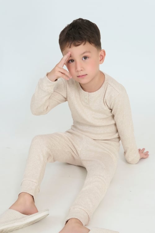 KTD02W5T02-BỘ DÀI THUN VỚI THIẾT KẾ CỔ TRÒN XẺ TRỤ MANG LẠI SỰ  ẤM ÁP VÀ THOẢI MÁI CHO BÉ .