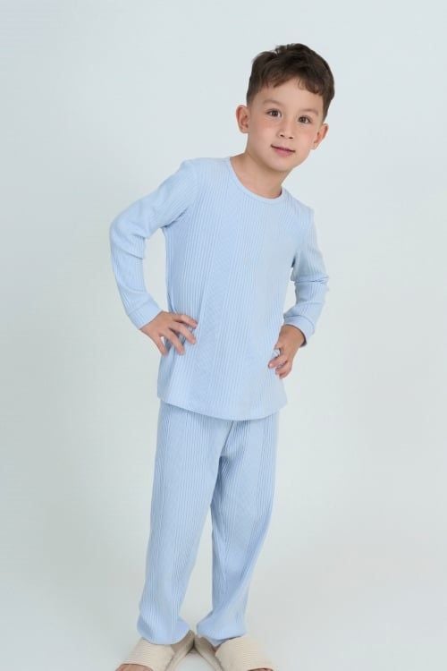  KTD03W5T01-BỘ DÀI THUN VỚI THIẾT KẾ CỔ TRÒN ĐƠN GIẢN MANG LẠI SỰ  NĂNG ĐỘNG VÀ ẤM ÁP CHO BÉ . 