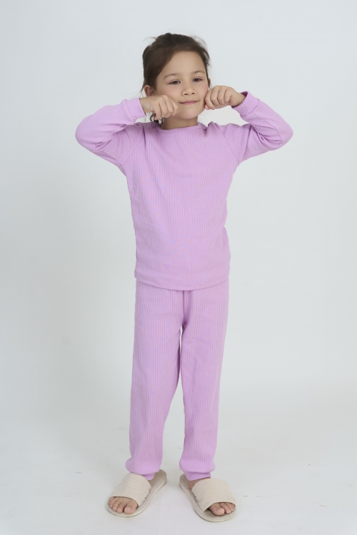 KTD03W5T02-BỘ DÀI THUN VỚI THIẾT KẾ CỔ TRÒN ĐƠN GIẢN MANG LẠI SỰ  NĂNG ĐỘNG VÀ ẤM ÁP CHO BÉ .