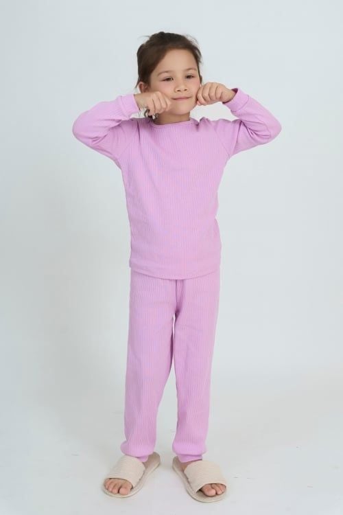  KTD03W5T02-BỘ DÀI THUN VỚI THIẾT KẾ CỔ TRÒN ĐƠN GIẢN MANG LẠI SỰ  NĂNG ĐỘNG VÀ ẤM ÁP CHO BÉ . 