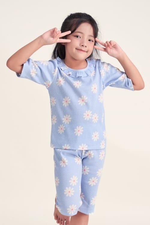  KTL01S5T02-BỘ THUN LỬNG  VỚI THIẾT KẾ CỔ TRÒN ĐIỂM NHẤN BÈO CỔ MANG LẠI SỰ XINH XẮN , ĐÁNG YÊU CHO BÉ . 