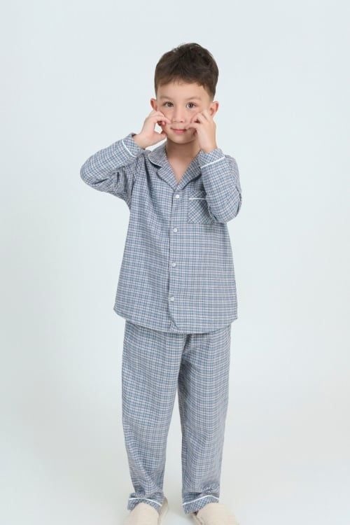  SDK01W5K07-BỘ DÀI KATE  VỚI THIẾT KẾ CỔ PIJAMA GIẢN DỊ MANG LẠI SỰ NĂNG ĐỘNG VÀ ẤM ÁP CHO BÉ TRAI 