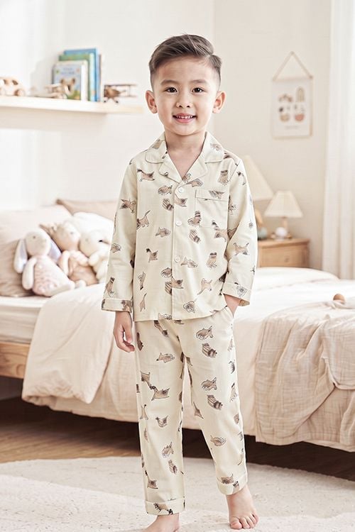  SDK01W5K10-BỘ DÀI KATE  VỚI THIẾT KẾ CỔ PIJAMA GIẢN DỊ MANG LẠI SỰ NĂNG ĐỘNG VÀ ẤM ÁP CHO BÉ . 