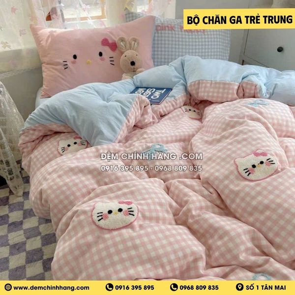 Bộ Chăn Ga Mèo Kitty Hồng Kẻ