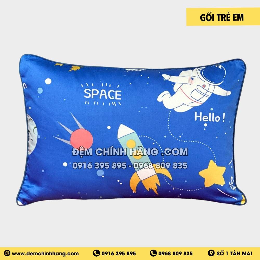 Gối trẻ em màu xanh dương vũ trụ