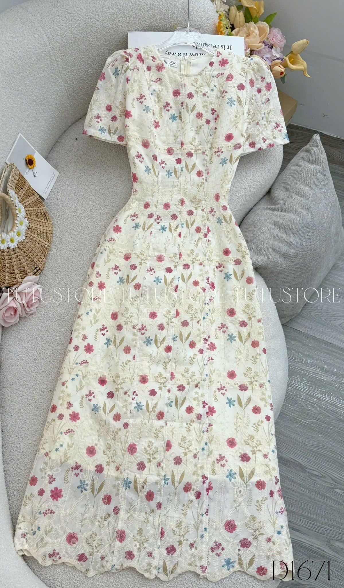 Đầm Thiết Kế Cổ Tròn Dáng Chữ A Hoa Nhí Đi Chơi TuTu Store Mã D1671