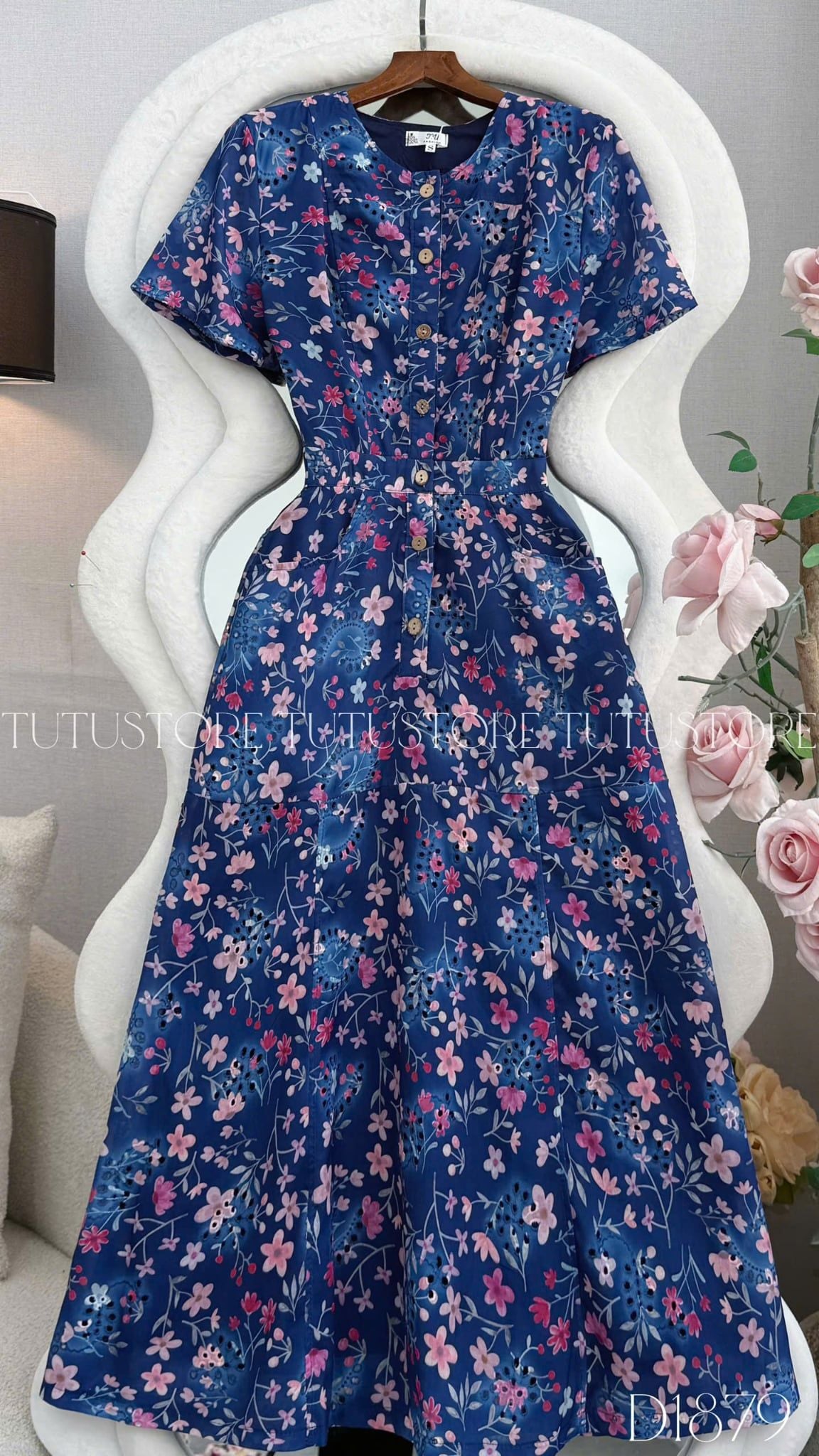 Đầm Thiết Kế Cổ Tròn Dáng Xòe Đính Nút  Hoa Nhí Đầm Đi Tiệc TuTu Store Mã D1879