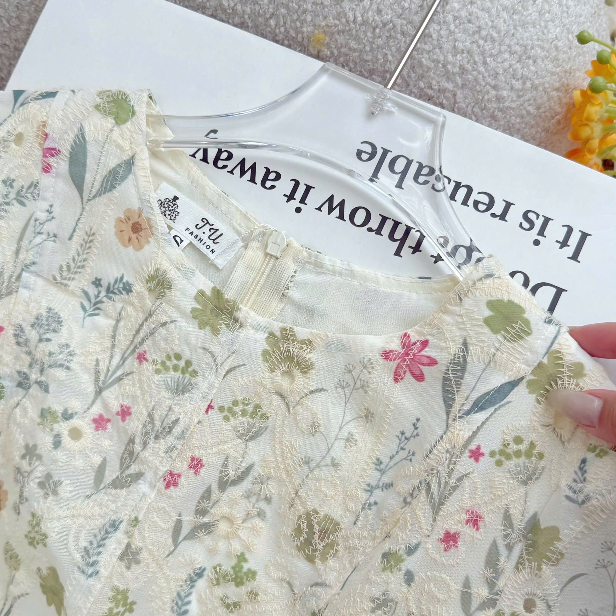 Đầm Thiết Kế Cổ Tròn Dáng Chữ A Hoa Nhí Đi Chơi TuTu Store Mã D1671