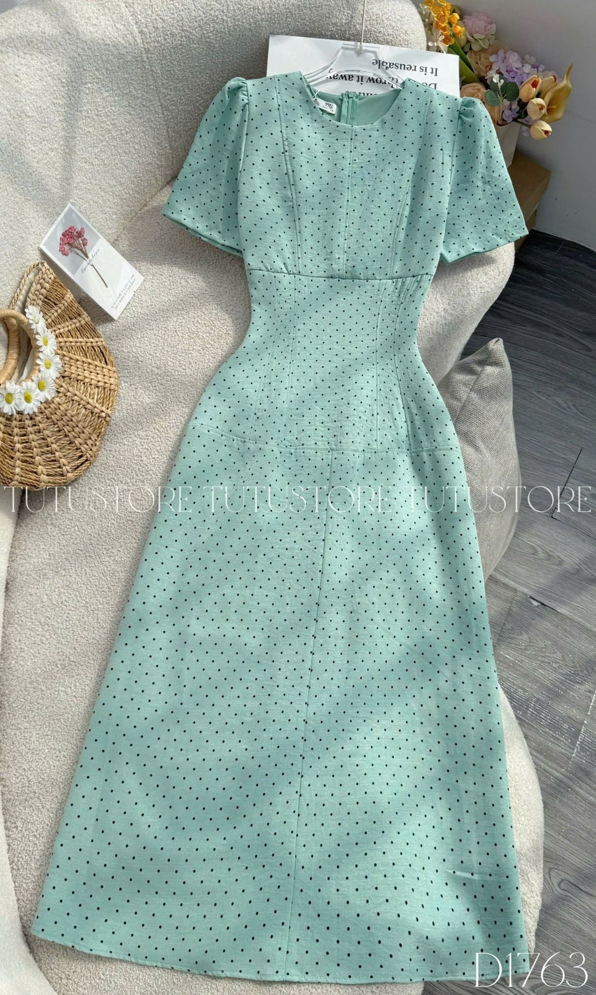 Đầm Thiết Kế Cổ Tròn Dáng A Chấm Bi Đi Chơi TuTu Store Mã D1763